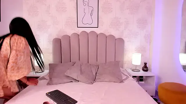 roouse – webcam model profile photo Image 17