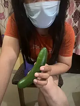 hina_porn – webcam model profile photo Image 3