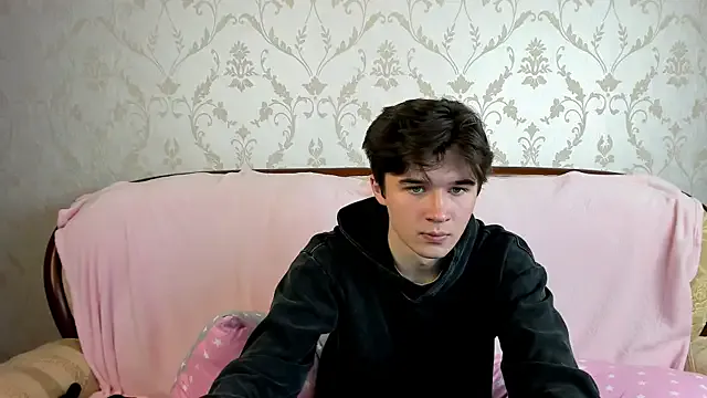 roouse – webcam model profile photo Image 18