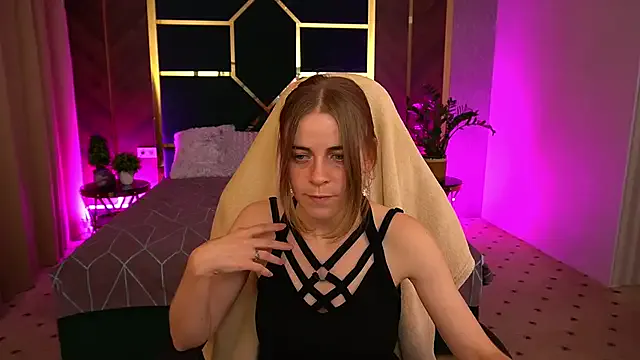 _Alice_1 – webcam model profile photo Image 3