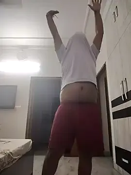 Yui-Ch – webcam model profile photo Image 8