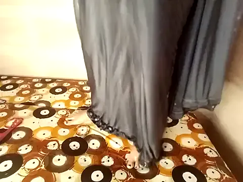 zui_lu – webcam model profile photo Image 11