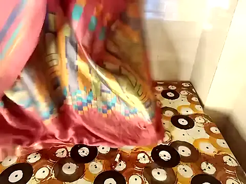 zui_lu – webcam model profile photo Image 13