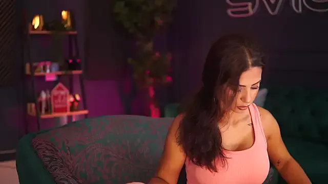 JulianaDeLaHoz – webcam model profile photo Image 4