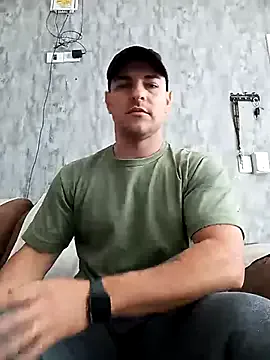 roouse – webcam model profile photo Image 16