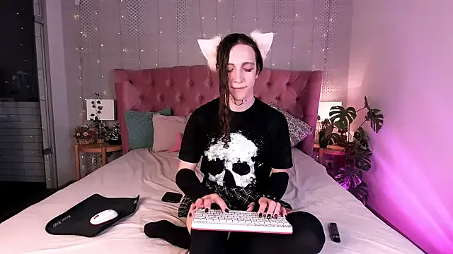 Playful_Adriana – webcam model profile photo Image 12