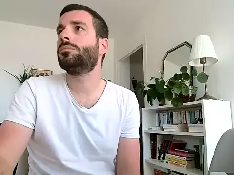  – webcam model profile photo Image 4