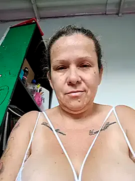 roouse – webcam model profile photo Image 7