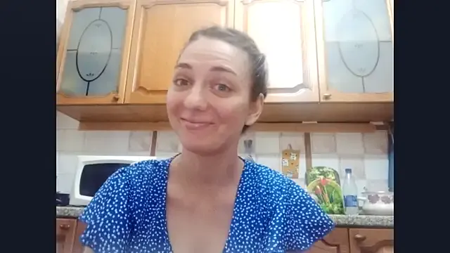 Awesomelusty – webcam model profile photo Image 6