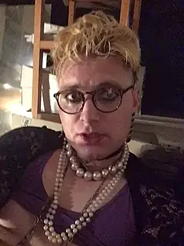 Gothdolll – webcam model profile photo Image 7