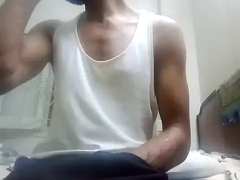 roouse – webcam model profile photo Image 11