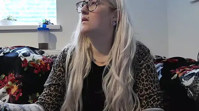 NANA_7 – webcam model profile photo Image 14