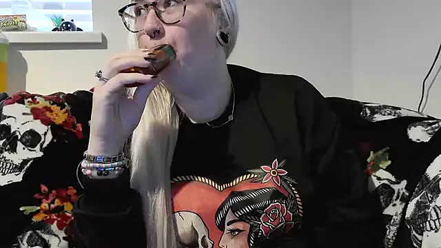 NANA_7 – webcam model profile photo Image 16