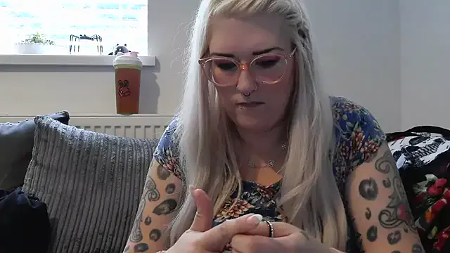 NANA_7 – webcam model profile photo Image 18