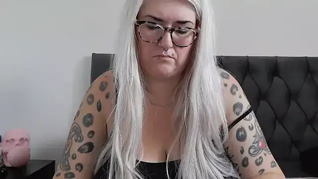 NANA_7 – webcam model profile photo Image 5