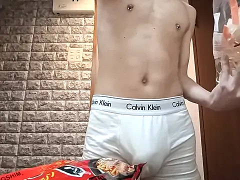 hina_porn – webcam model profile photo Image 7