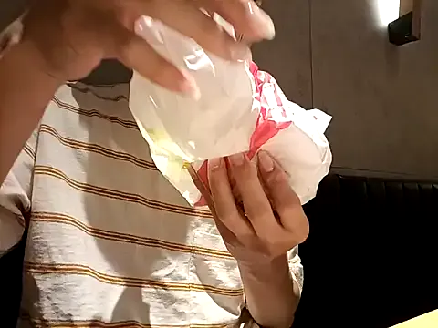 hina_porn – webcam model profile photo Image 8