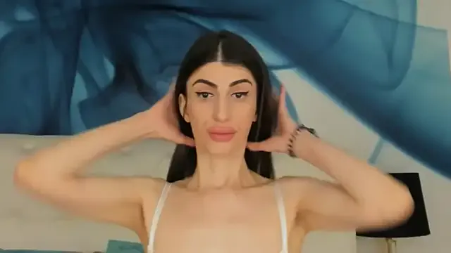 SkinnyDolly Image 5