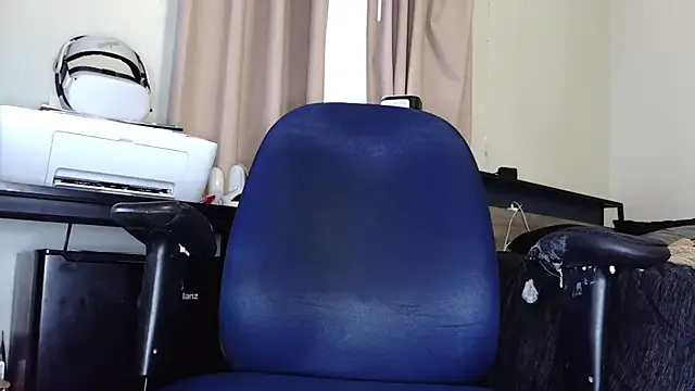  – webcam model profile photo Image 8