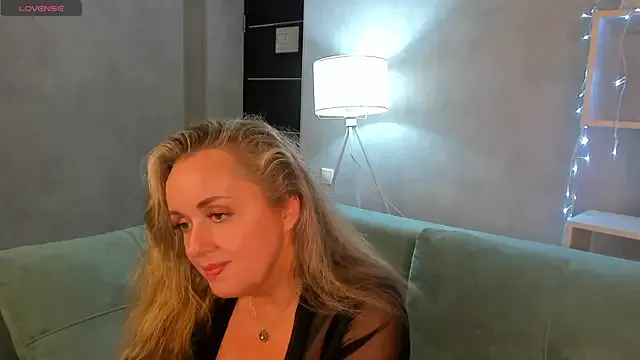 AdrianaAkerman – webcam model profile photo Image 8