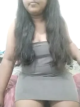 roouse – webcam model profile photo Image 14