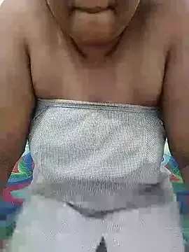roouse – webcam model profile photo Image 16