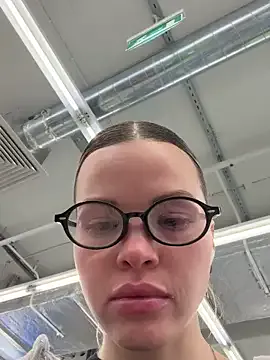 ClaireBree – webcam model profile photo Image 11