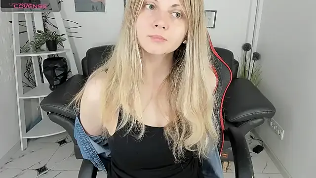 NatashaRaven – webcam model profile photo Image 2