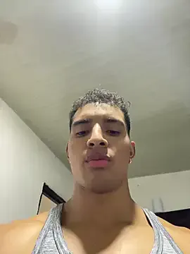 trainwithme – webcam model profile photo Image 4