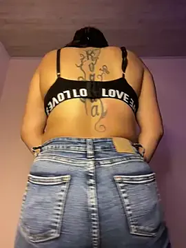 AlexiaBanner – webcam model profile photo Image 1