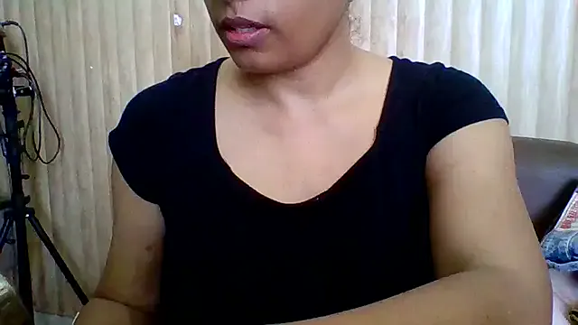 KateGale – webcam model profile photo Image 12