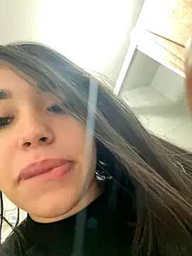 Yui-Ch – webcam model profile photo Image 5