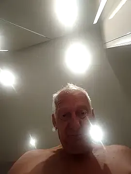 _chanMOMO_ – webcam model profile photo Image 4