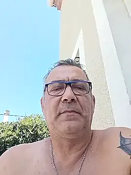 roouse – webcam model profile photo Image 15