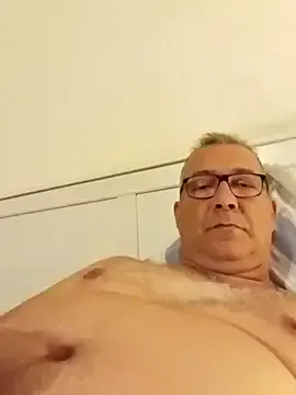 roouse – webcam model profile photo Image 18