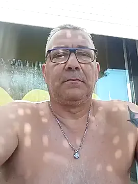 roouse – webcam model profile photo Image 8