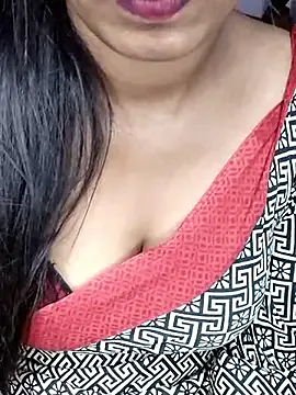 seraphine23 – webcam model profile photo Image 14