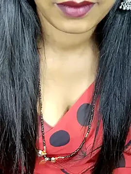 seraphine23 – webcam model profile photo Image 5