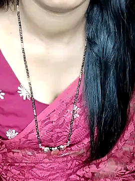 seraphine23 – webcam model profile photo Image 6