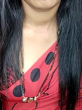 seraphine23 – webcam model profile photo Image 9