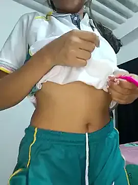 AnnAbbey – webcam model profile photo Image 2