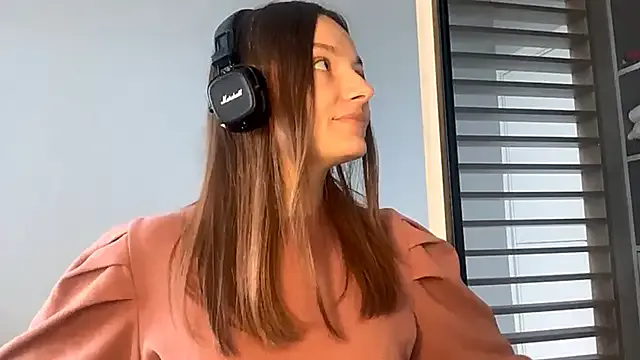 Lucky-baby – webcam model profile photo Image 2