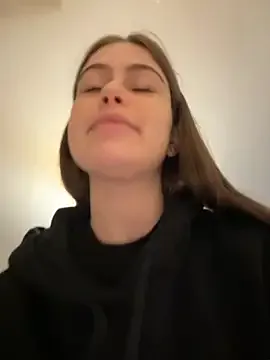 oypo – webcam model profile photo Image 11