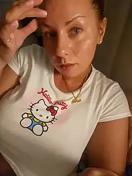 roouse – webcam model profile photo Image 19