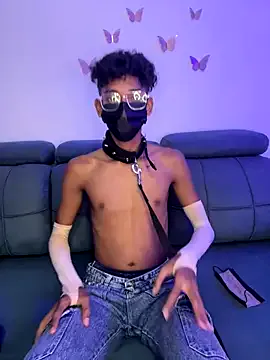 roouse – webcam model profile photo Image 2