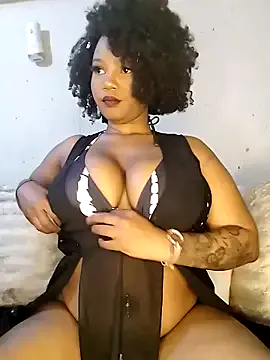 roouse – webcam model profile photo Image 6