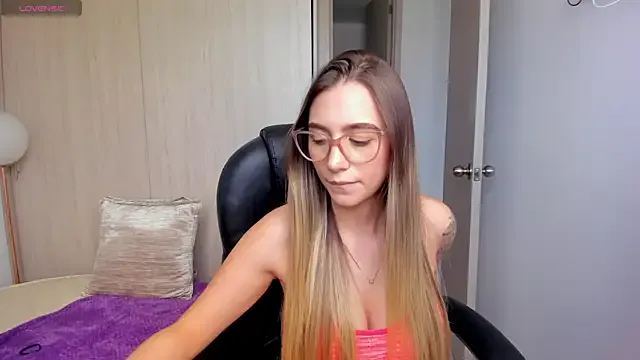 ElizaJaramillo – webcam model profile photo Image 17