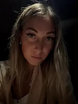 nathi_poyo – webcam model profile photo Image 4