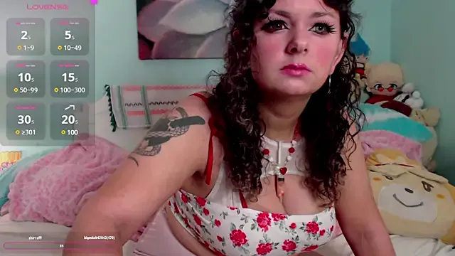 xxYuIxx – webcam model profile photo Image 2