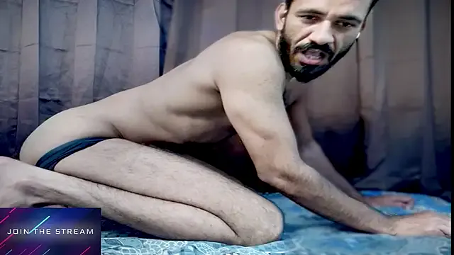 roouse – webcam model profile photo Image 9